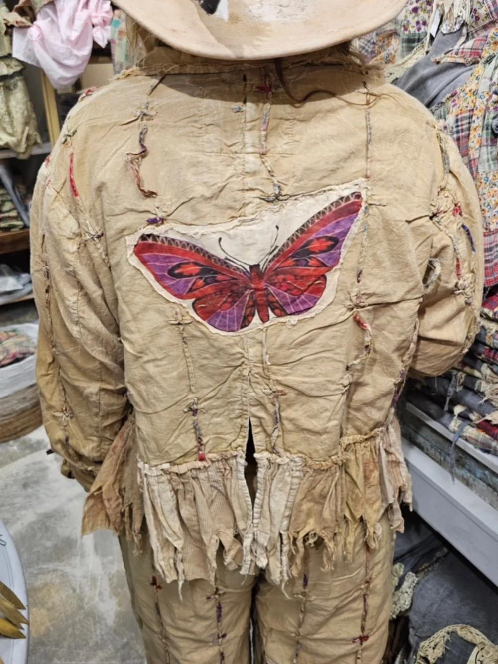 🎉 A RARE BIRD “ BUMBLE “ A RARE BIRD HAND MADE BUMBLE BEE ROSE JACKET